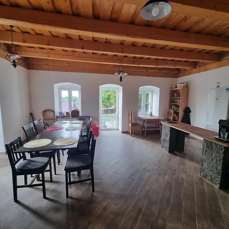 Cenovicky Dvur Pensión