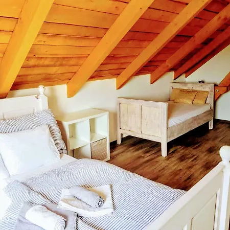 Cenovicky Dvur Cestin