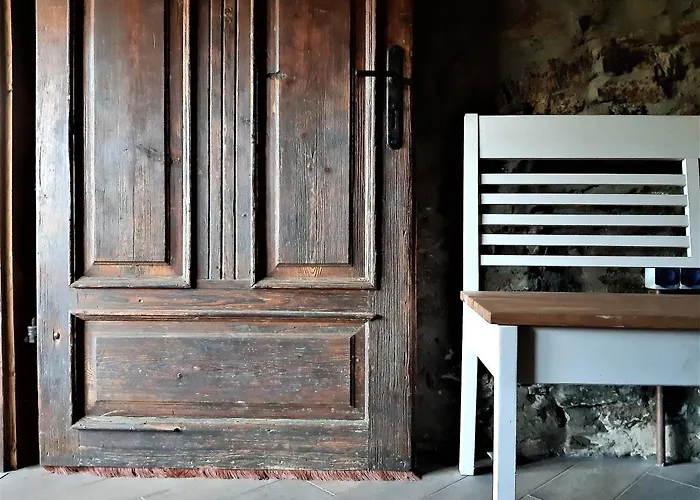 Cenovicky Dvur * Cestin