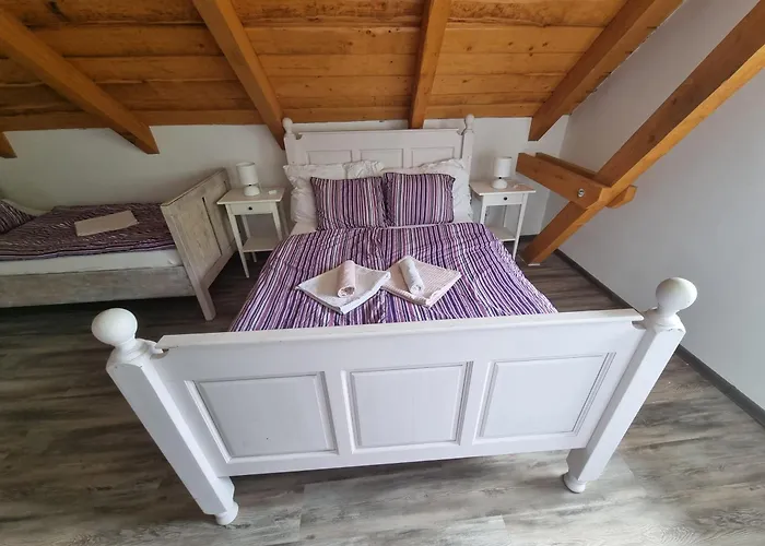 Cenovicky Dvur Vendégház Čestín