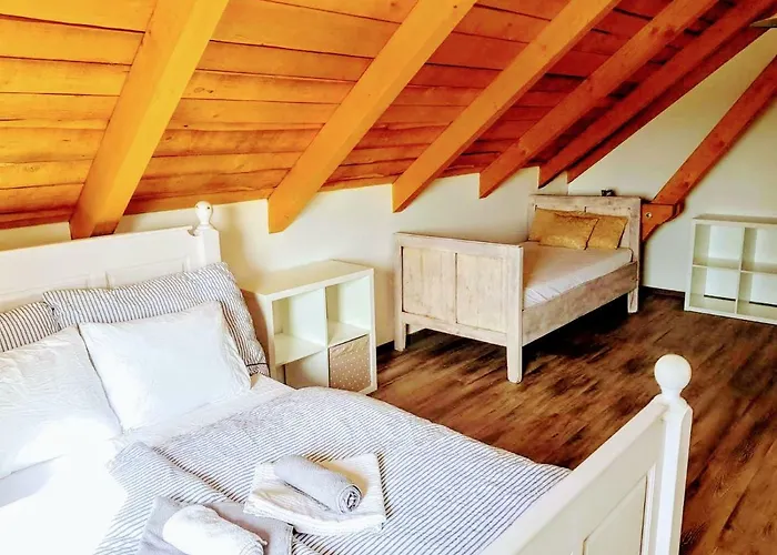 Cenovicky Dvur Čestín