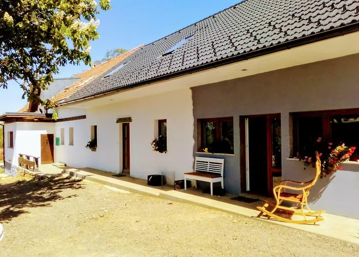 Cenovicky Dvur Vendégház Čestín